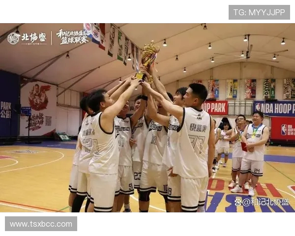 篮球点燃青春激情展现团队力量共筑梦想辉煌时刻