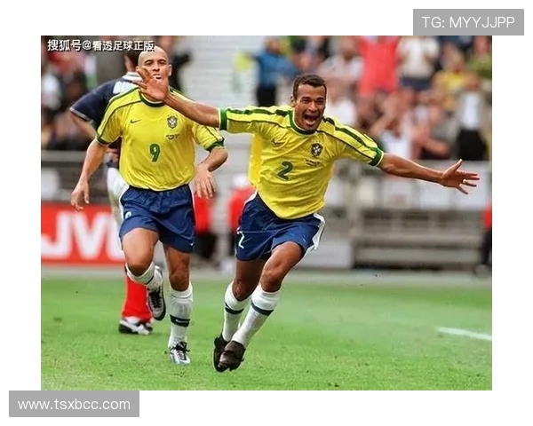 贝利：从球场传奇到全球偶像的光辉历程与影响力探索