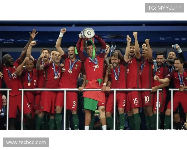 聚焦世界杯全球激情盛宴展现足球魅力与国家荣誉激情碰撞时刻精彩 聚焦世界杯全球激情盛宴展现足球魅力与国家荣誉激情碰撞时刻精彩