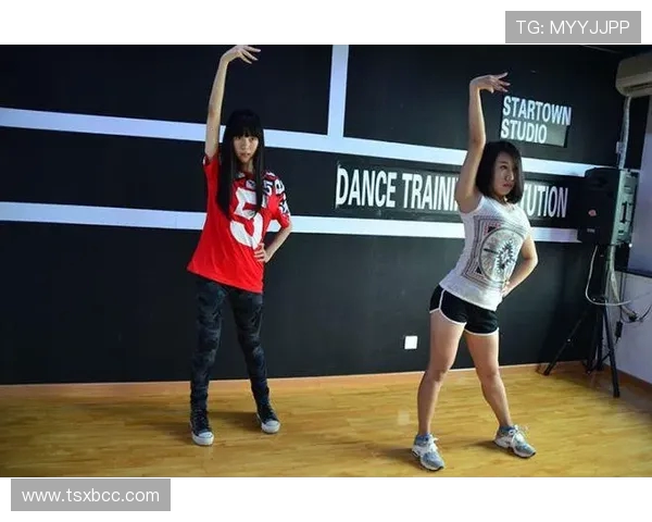 杨丽的街舞人生:从热爱到梦想的深度对话与成长之路 杨丽的街舞人生:从热爱到梦想的深度对话与成长之路