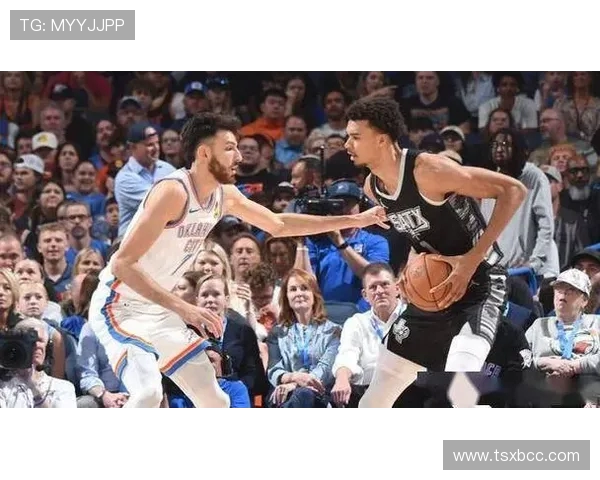 2012年NBA西部决赛首战雷霆与马刺的激烈对决回顾与分析